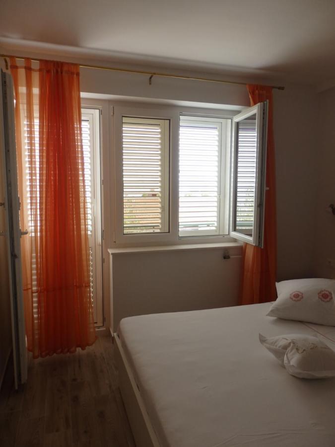 Apartmani Stipan Брела Екстериор снимка