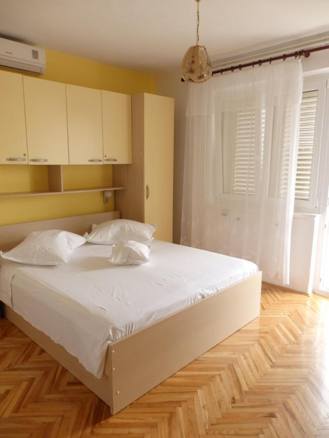 Apartmani Stipan Брела Екстериор снимка