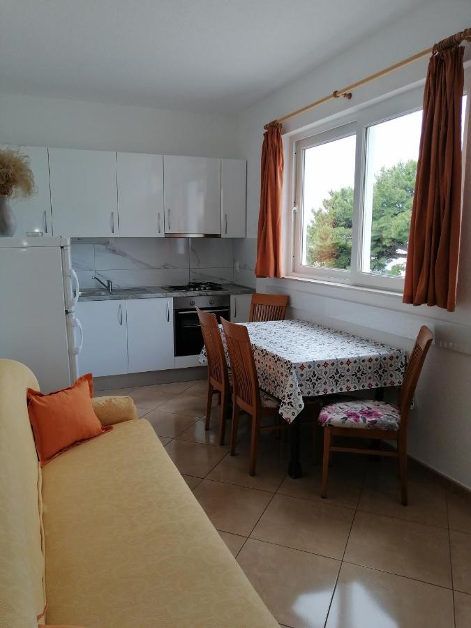 Apartmani Stipan Брела Екстериор снимка