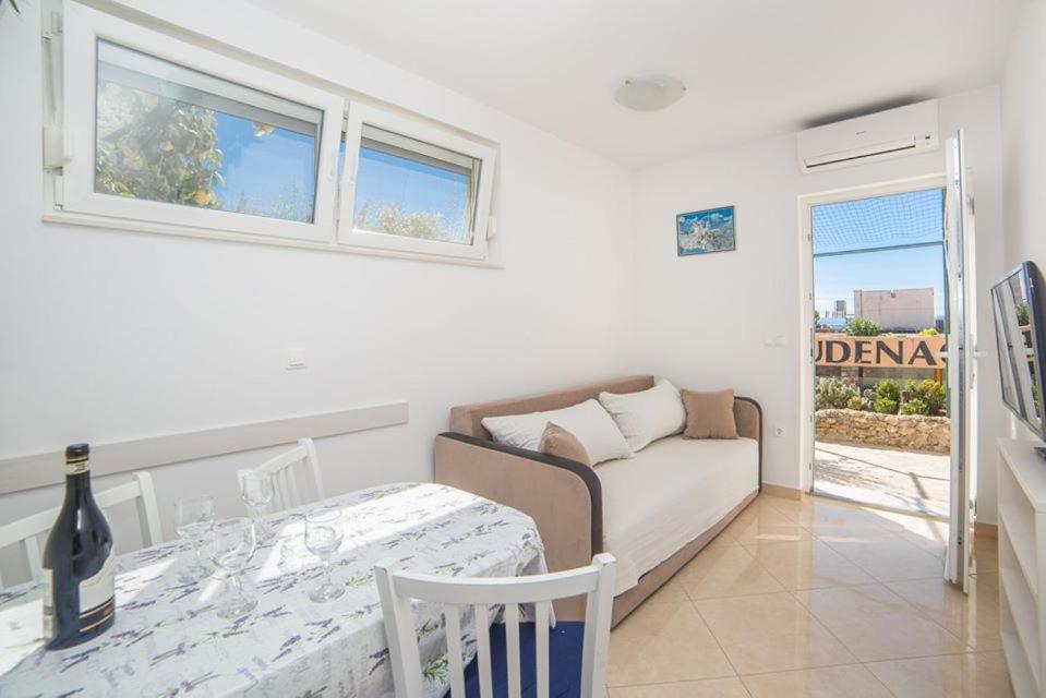 Apartmani Stipan Брела Екстериор снимка