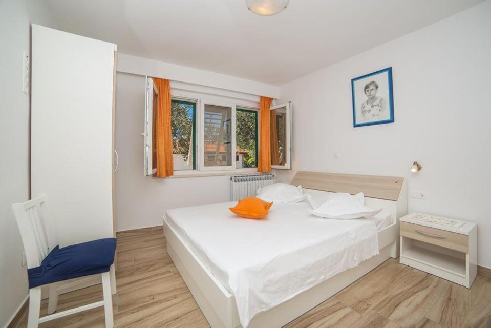 Apartmani Stipan Брела Екстериор снимка