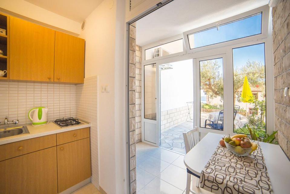 Apartmani Stipan Брела Екстериор снимка