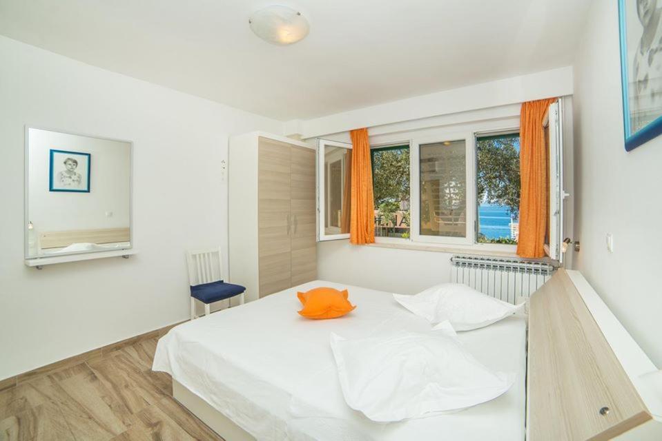 Apartmani Stipan Брела Екстериор снимка