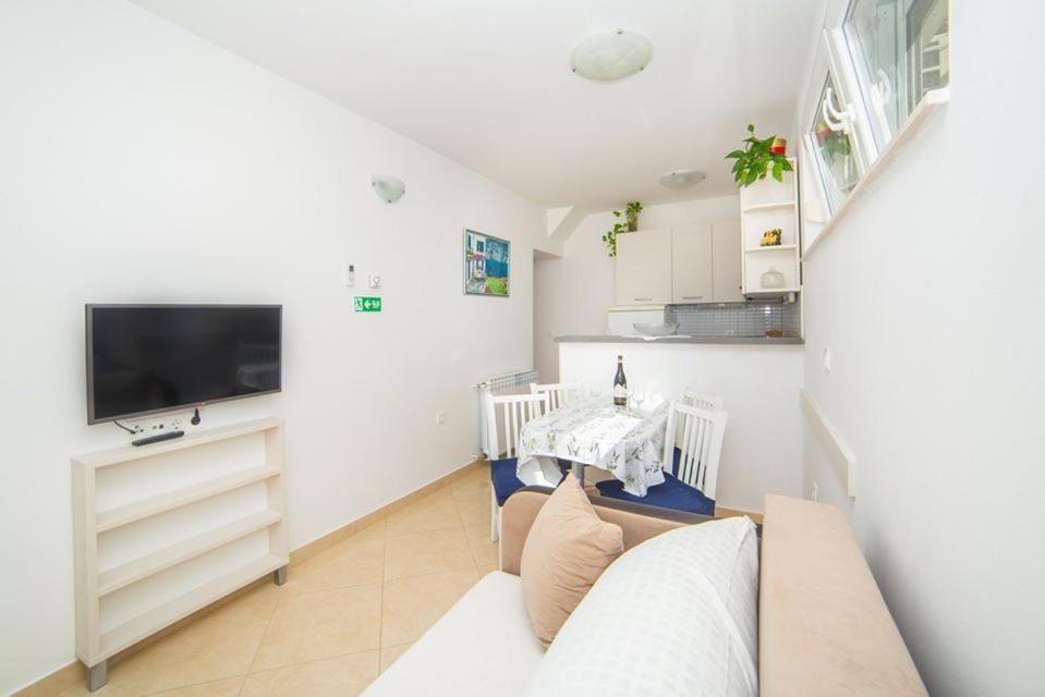 Apartmani Stipan Брела Екстериор снимка