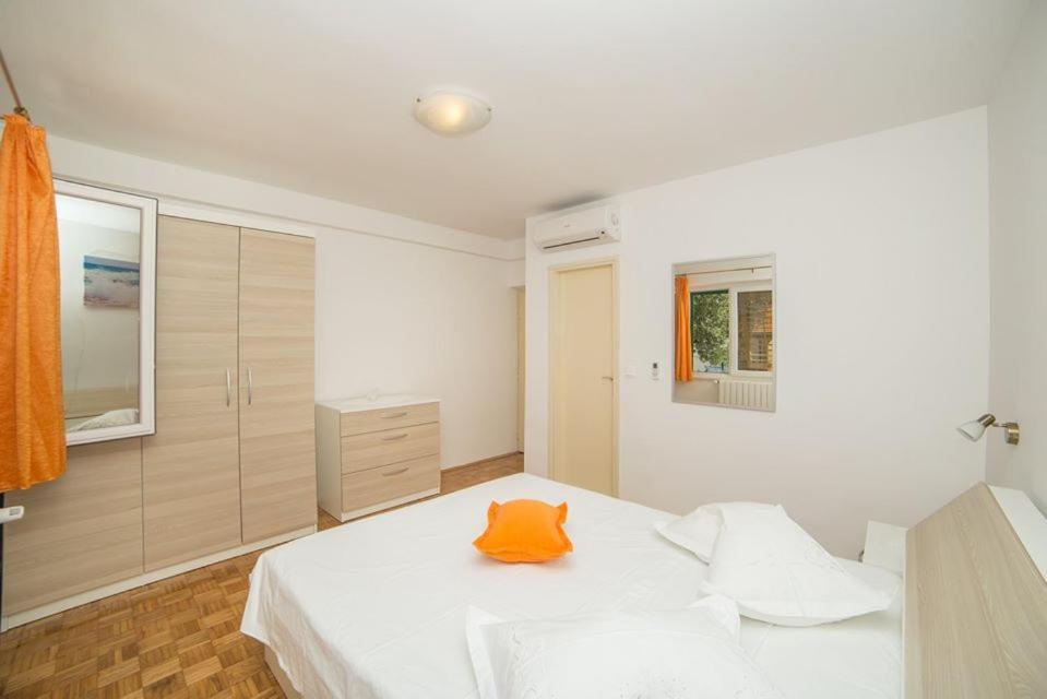 Apartmani Stipan Брела Екстериор снимка